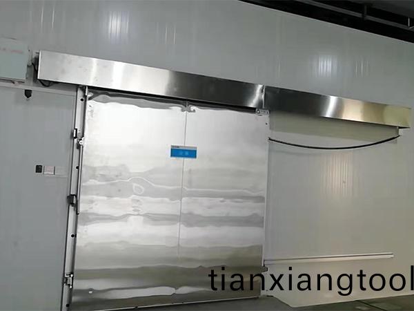 半(ban)迻(yi)冷(leng)庫(ku)門