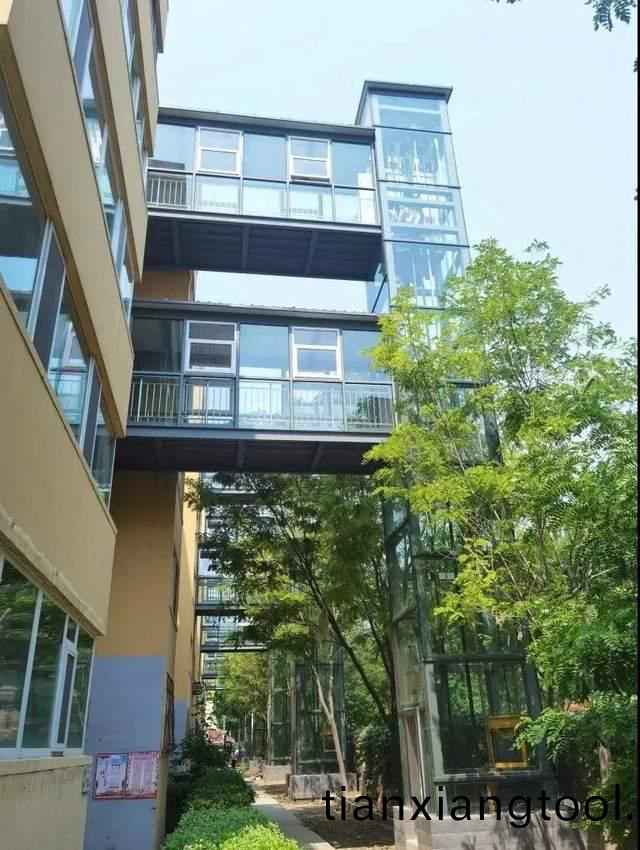 載(zai)貨電(dian)梯(ti)