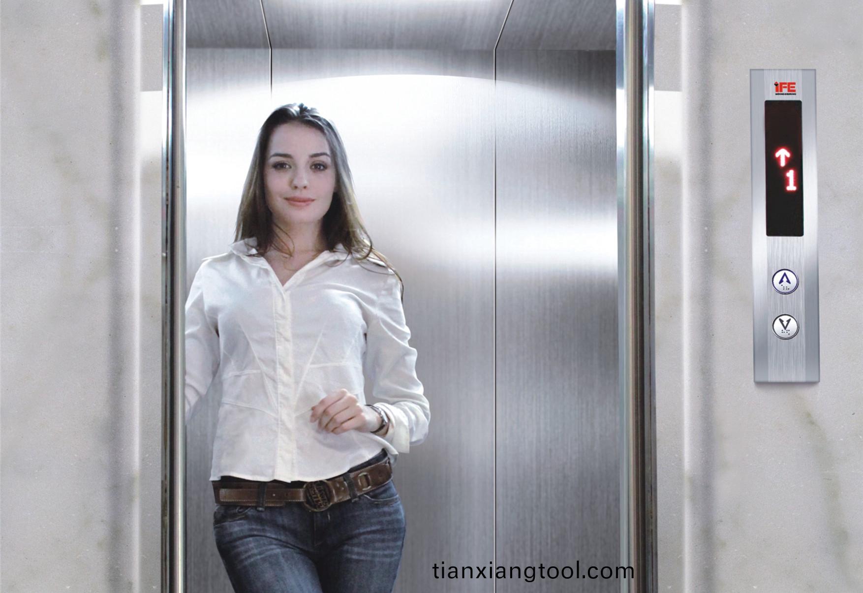 載(zai)貨(huo)電(dian)梯(ti)