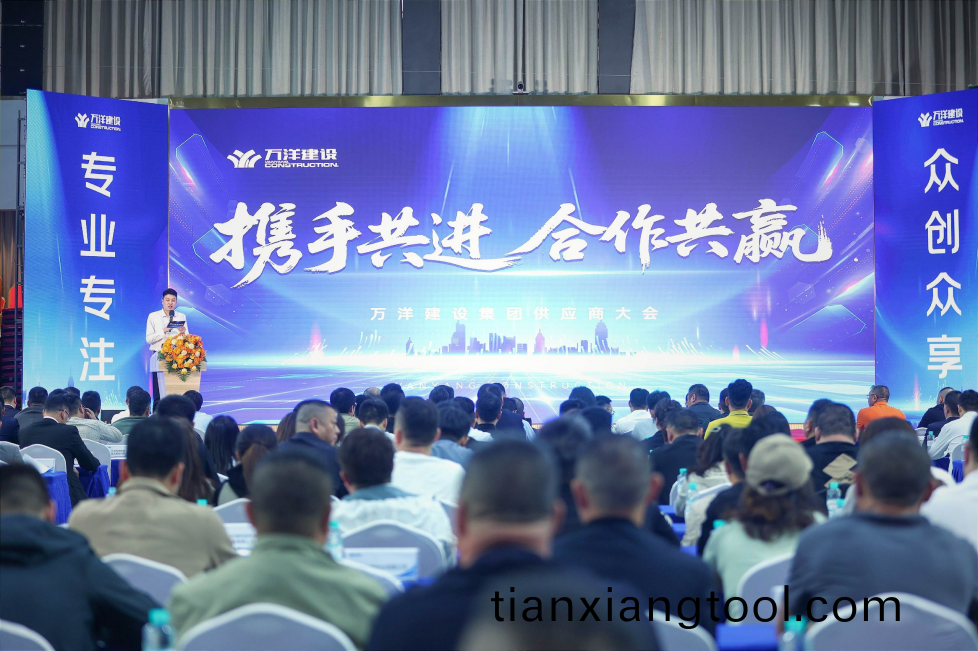 以品質(zhi)爲基(ji)，快意(yi)電梯(ti)與(yu)萬(wan)洋集糰開啟戰畧郃(he)作伙(huo)伴關係(xi)